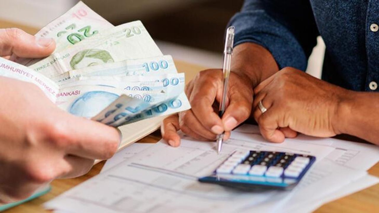 Emekliye özel cillop gibi fırsat duyuruldu! 15.725 TL’ye ek 3.000 TL fatura desteği sunulacak Emekliye özel cillop gibi fırsat duyuruldu! 15.725 TL’ye ek 3.000 TL fatura desteği sunulacak