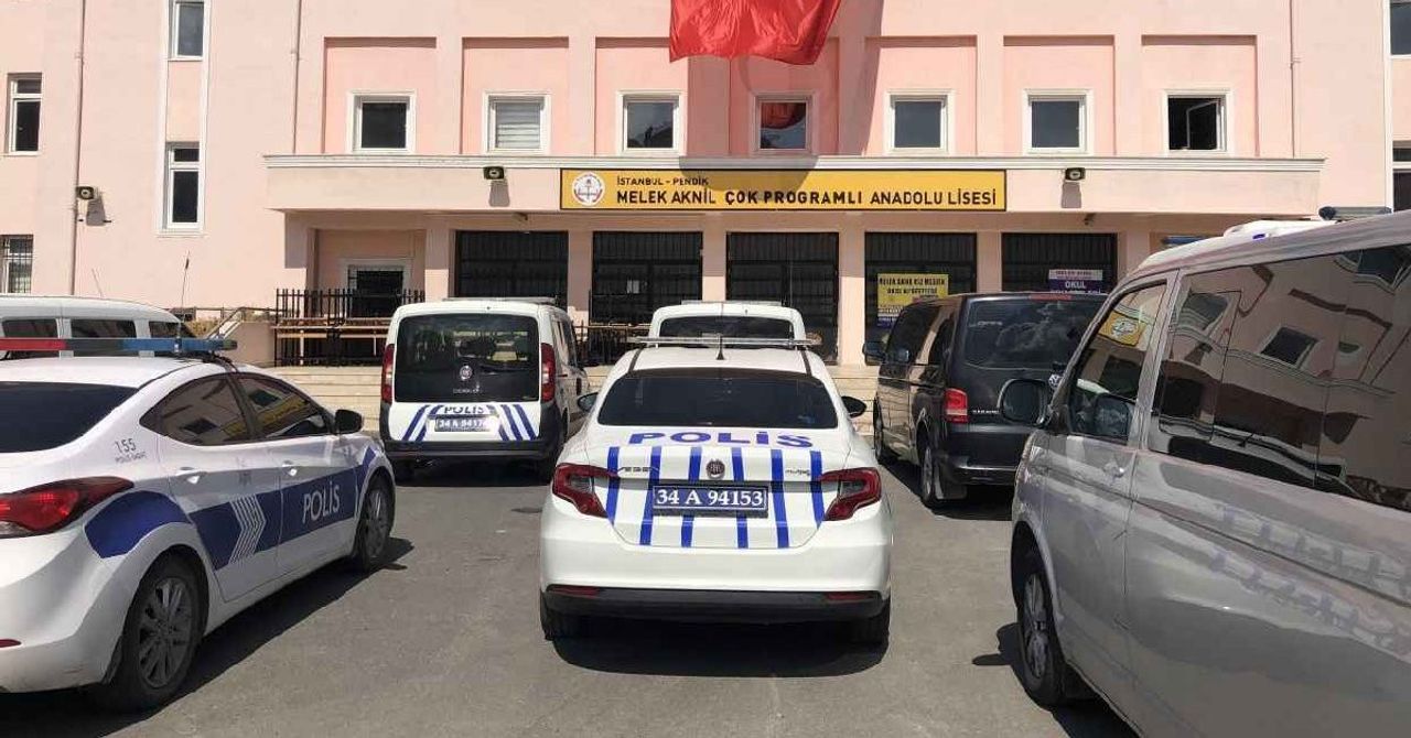 Emniyetten okullar için yoğun tedbir: Binlerce personel görev yapacak Emniyetten okullar için yoğun tedbir: Binlerce personel görev yapacak