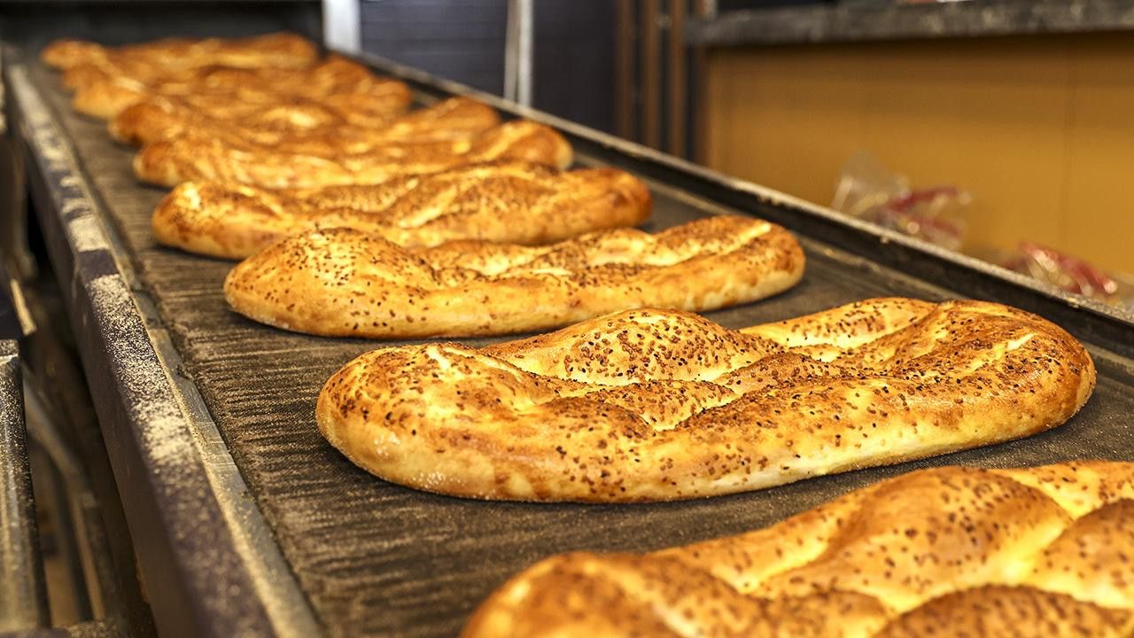 En ucuz Ramazan pidesi nereden satılır? En ucuz Ramazan pidesi nereden satılır?