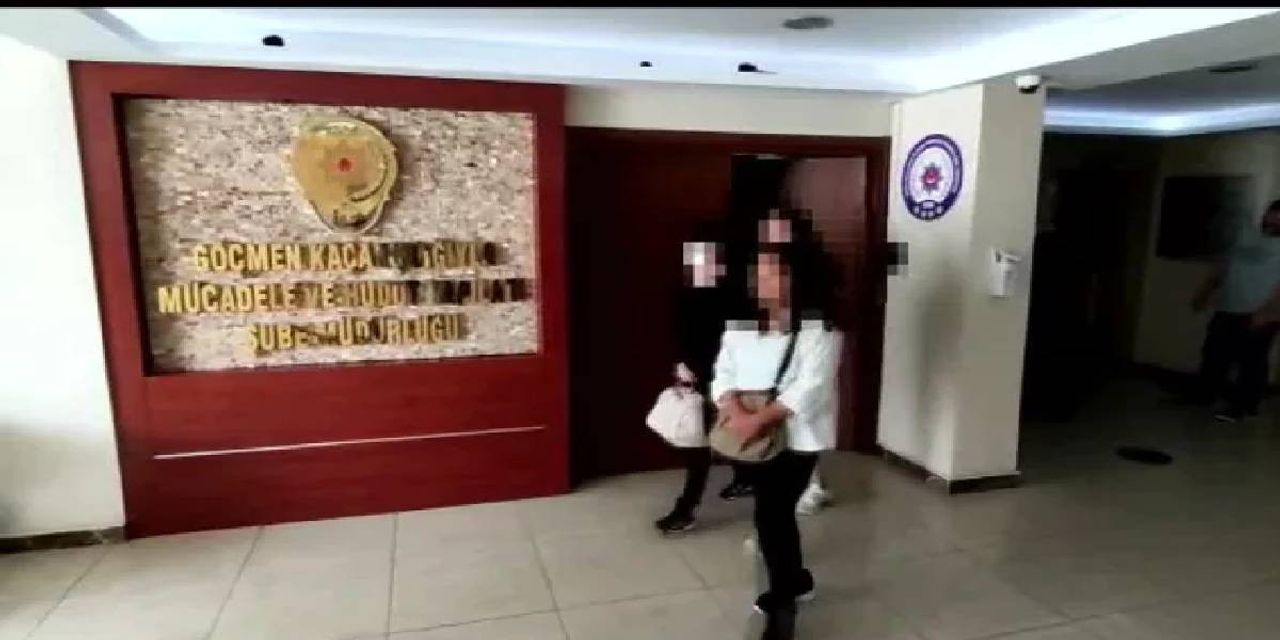 Endonezyalı Çift Börek Nakli Endonezyalı Çift Börek Nakli