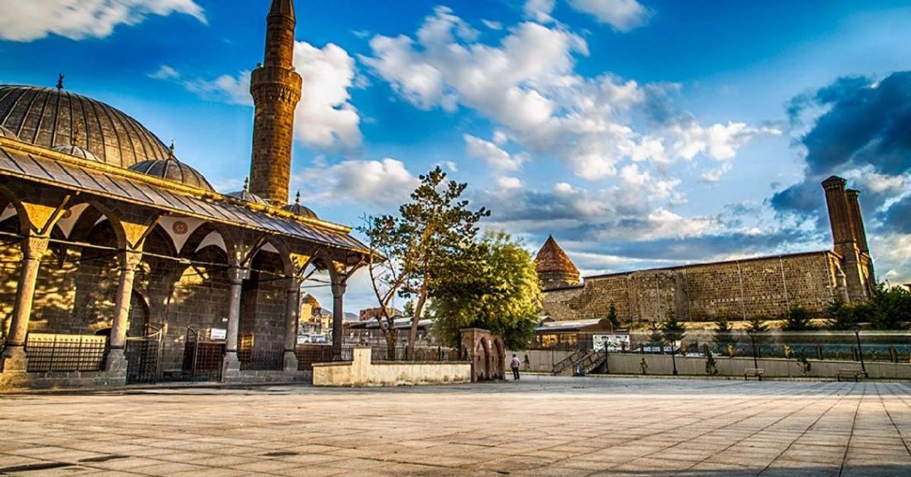 Erzurum Sahur ve İftar Vakti Erzurum Sahur ve İftar Vakti
