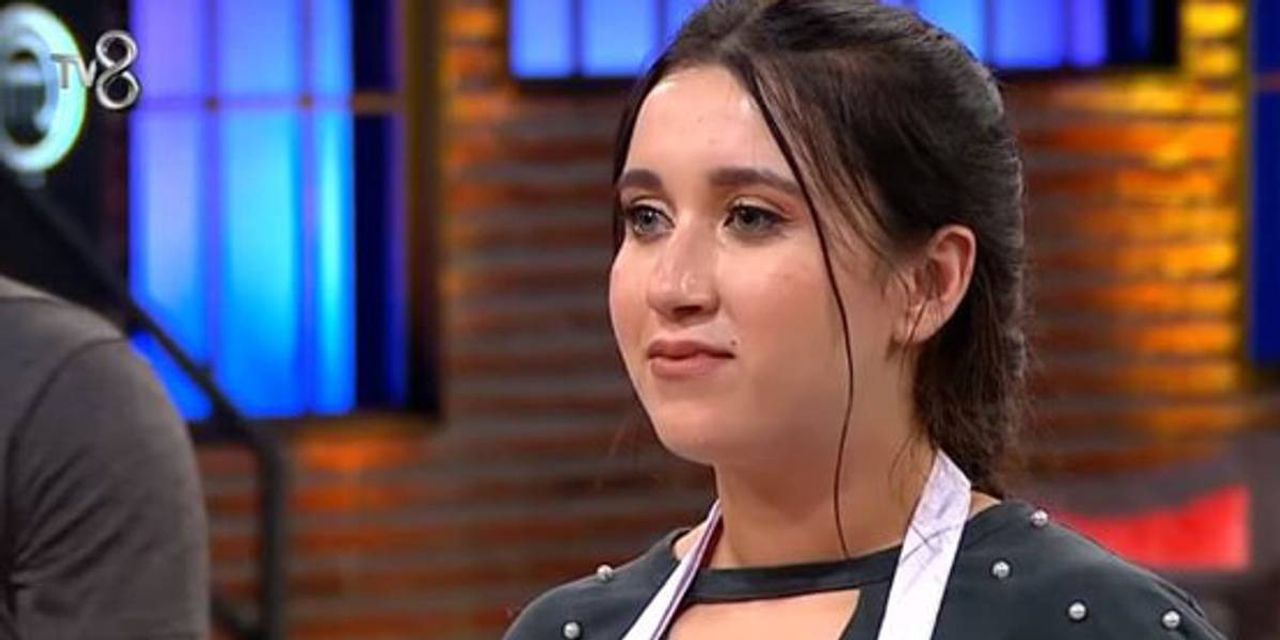 Eslem Sena Yurt Değişimiyle Herkesi Şaşırttı Eslem Sena Yurt Değişimiyle Herkesi Şaşırttı