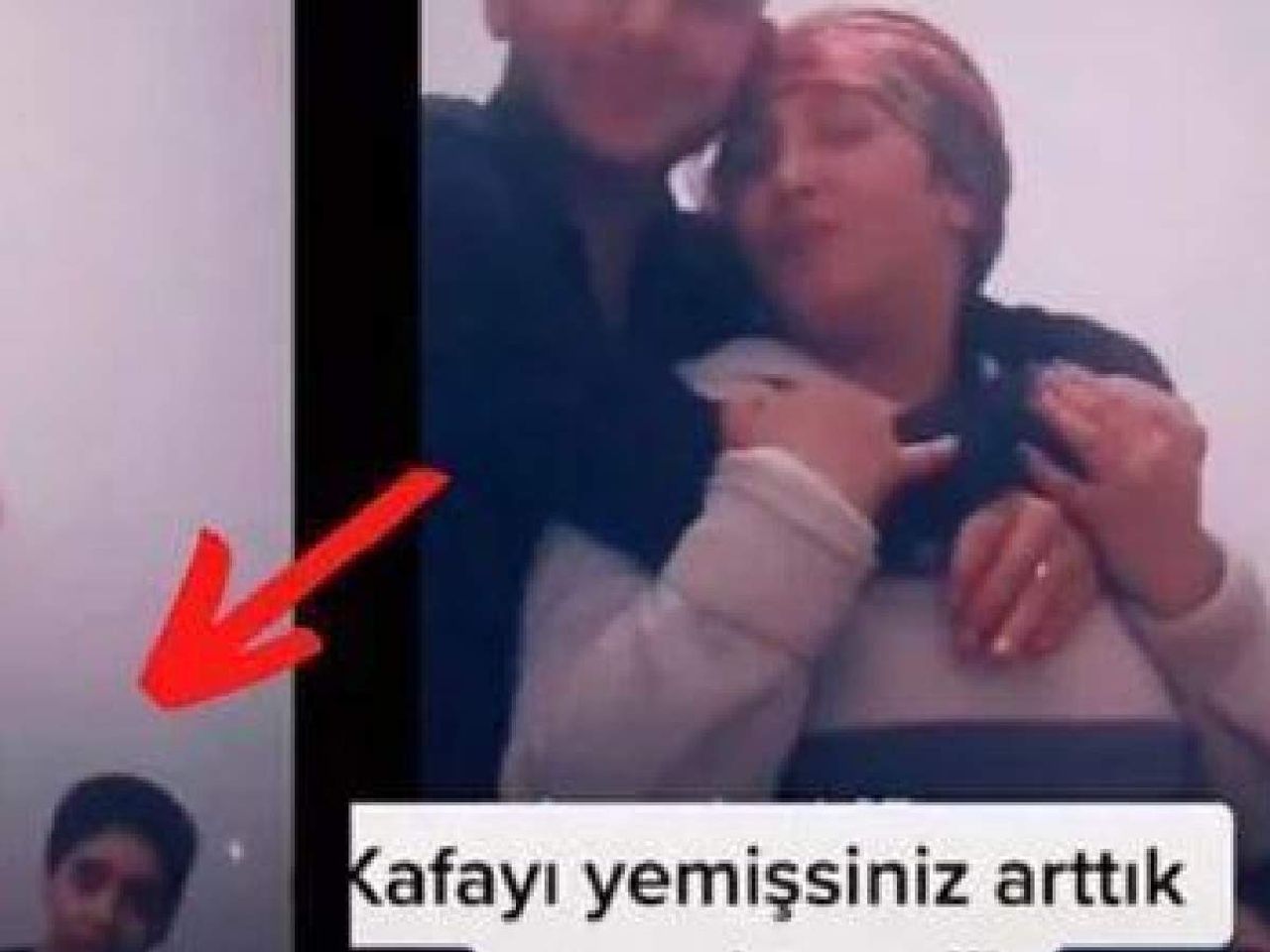 Esra Erol programında kumalığı kabul eden zihinsel engelli Fatma Esra Erol programında kumalığı kabul eden zihinsel engelli Fatma