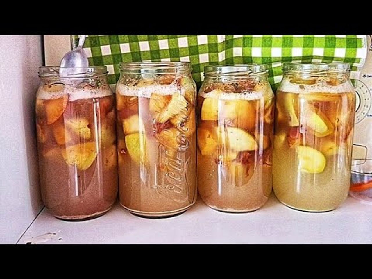 Evinizi dip bucak temizletecek sirke tarifi açığa çıktı! Mis gibi kokan elma sirkesi Evinizi dip bucak temizletecek sirke tarifi açığa çıktı! Mis gibi kokan elma sirkesi