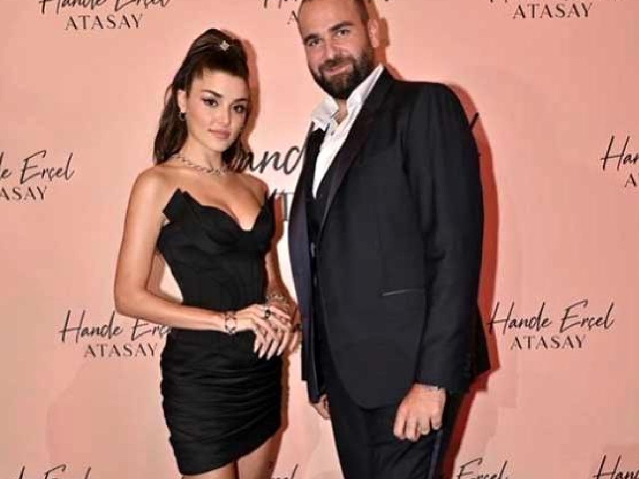 Hande Erçel ile Atasay Kamer aşk mı yaşıyor? Hande Erçel ile Atasay Kamer aşk mı yaşıyor?