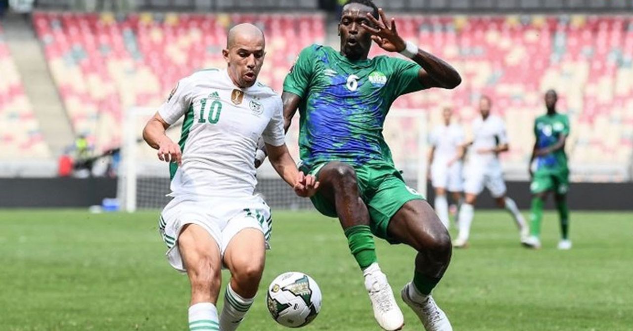 Feghouli milli takımda sakatlık geçirdi. Feghouli milli takımda sakatlık geçirdi.