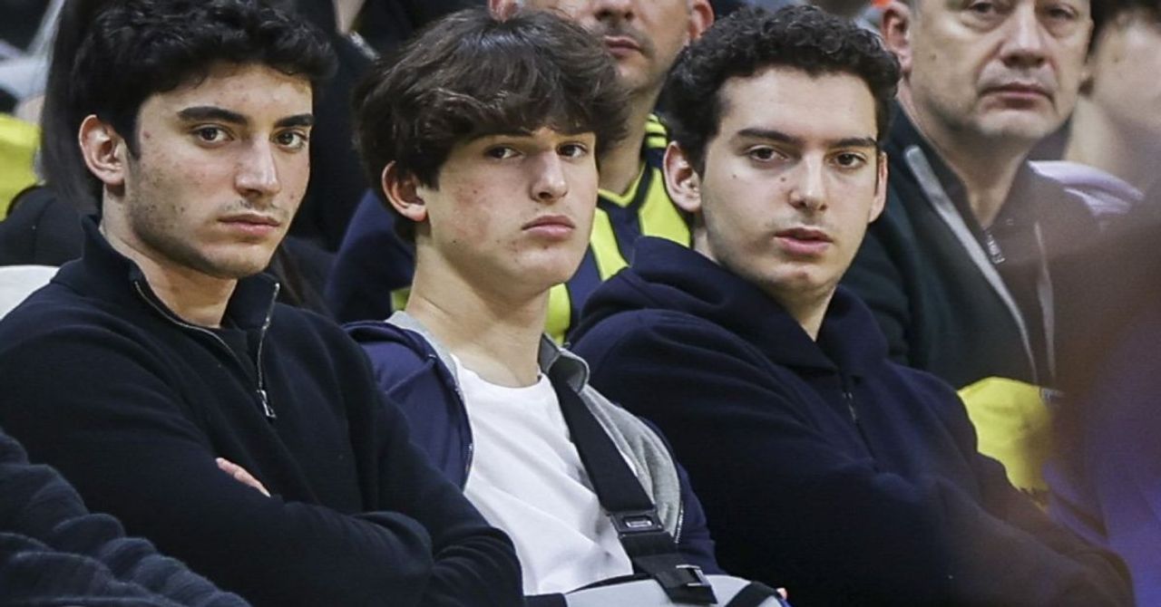 Fenerbahçe Beko Monaco maçıyla sosyal medyada gündem oldu: Ali Koç’un oğlu Kerim Rahmi Koç kimdir, kaç yaşında ve nereli? Fenerbahçe Beko Monaco maçıyla sosyal medyada gündem oldu: Ali Koç’un oğlu Kerim Rahmi Koç kimdir, kaç yaşında ve nereli?