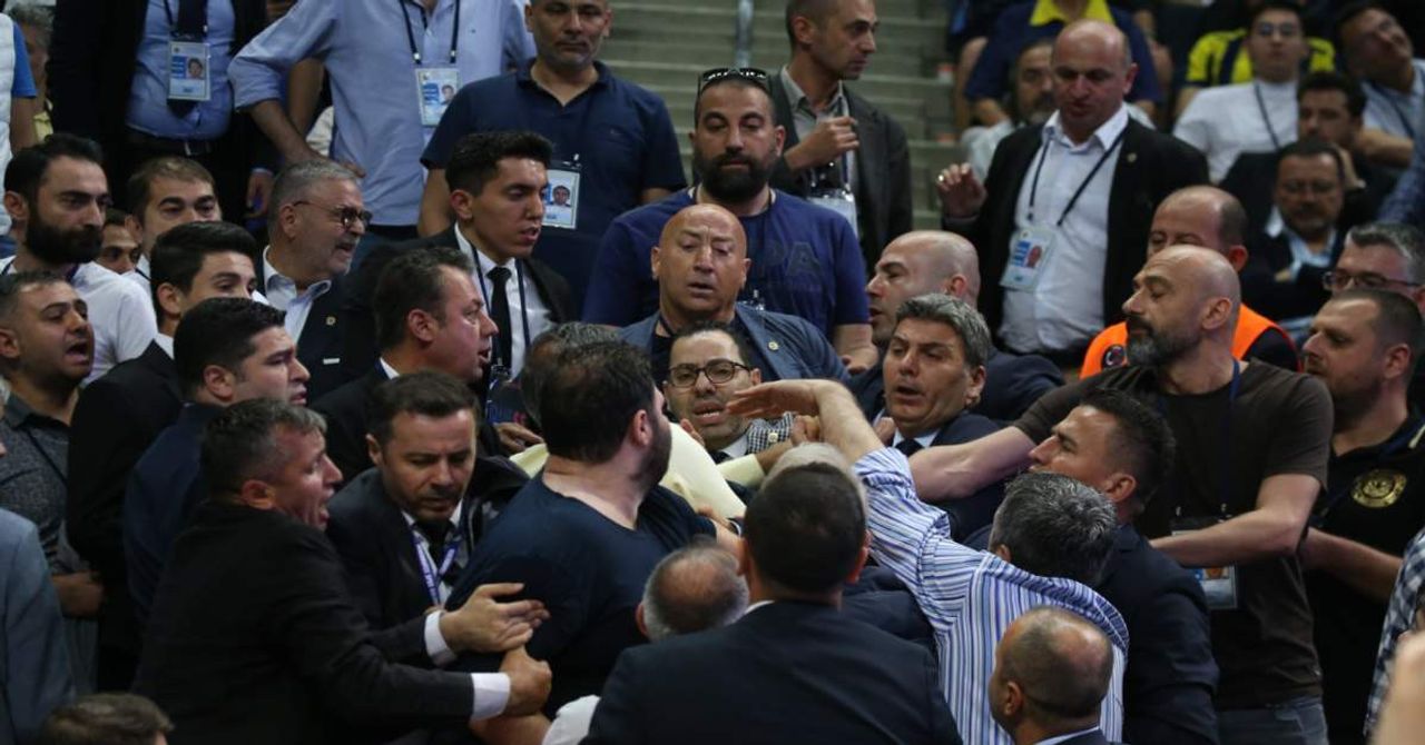 Fenerbahçe Genel Kurul Kavga Fenerbahçe Genel Kurul Kavga