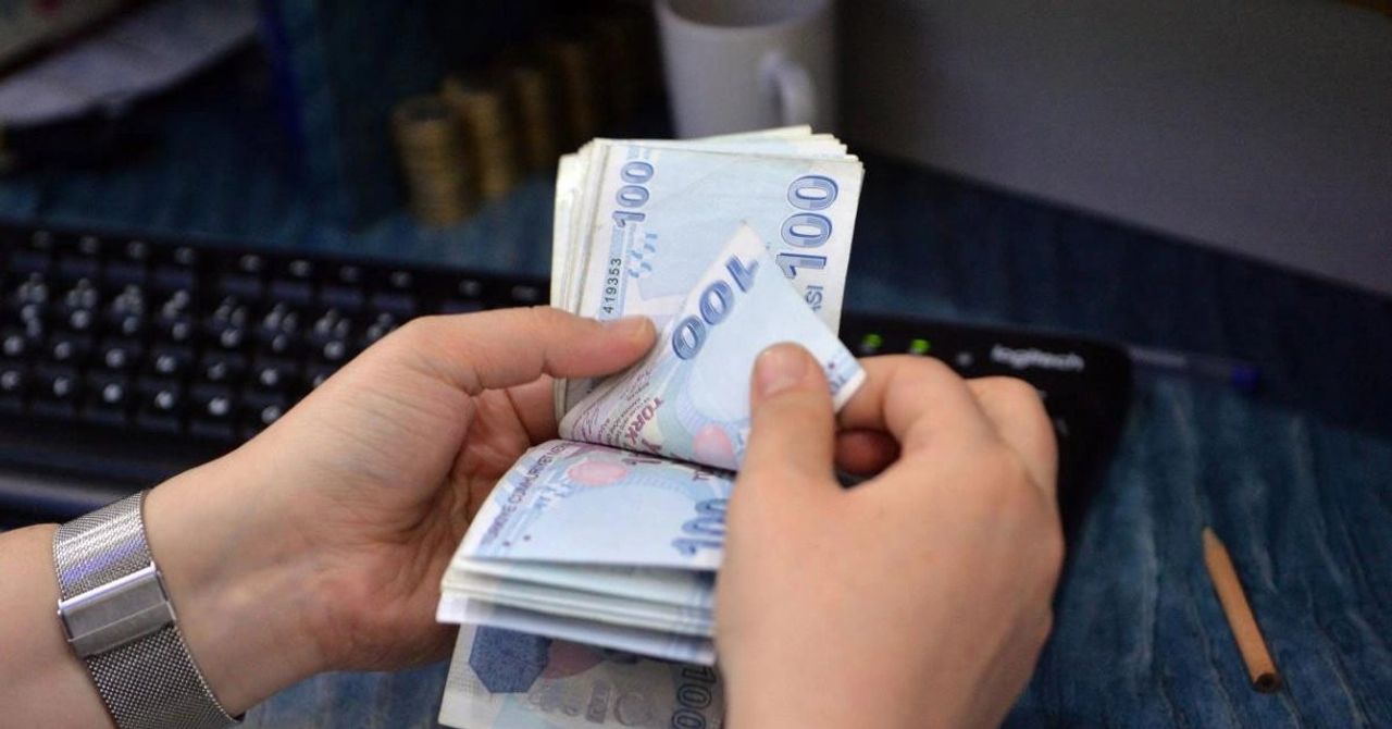 Fitch Ratings, Türkiye’nin kredi notunu bir kez daha yükseltti: Zam bekleyenler için Asgari ücret zammı çıkışı yaptılar Fitch Ratings, Türkiye’nin kredi notunu bir kez daha yükseltti: Zam bekleyenler için Asgari ücret zammı çıkışı yaptılar