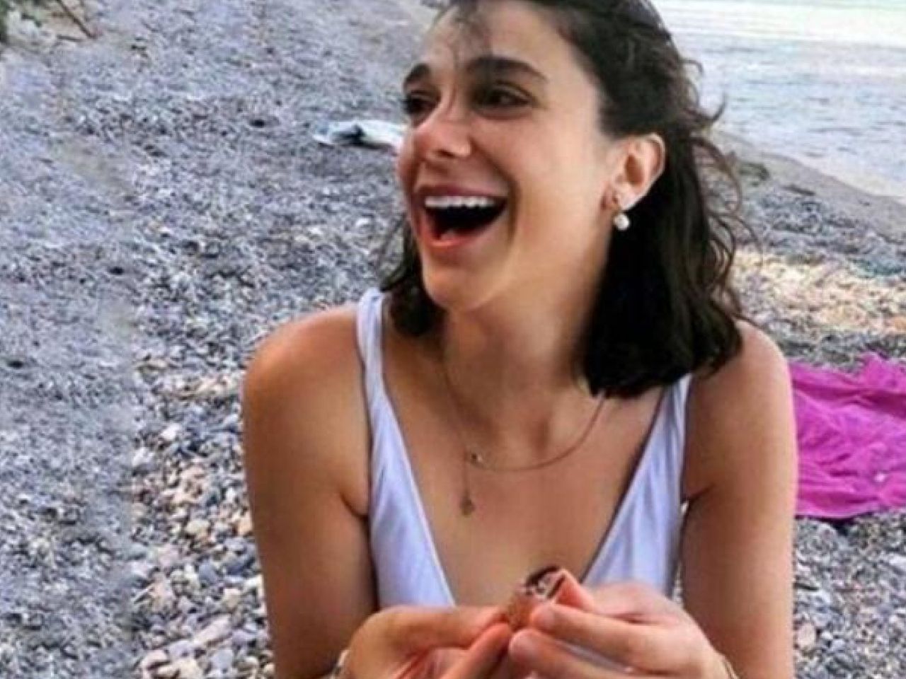 Pınar Gültekin kimdir, neden öldü? Pınar Gültekin kimdir, neden öldü?