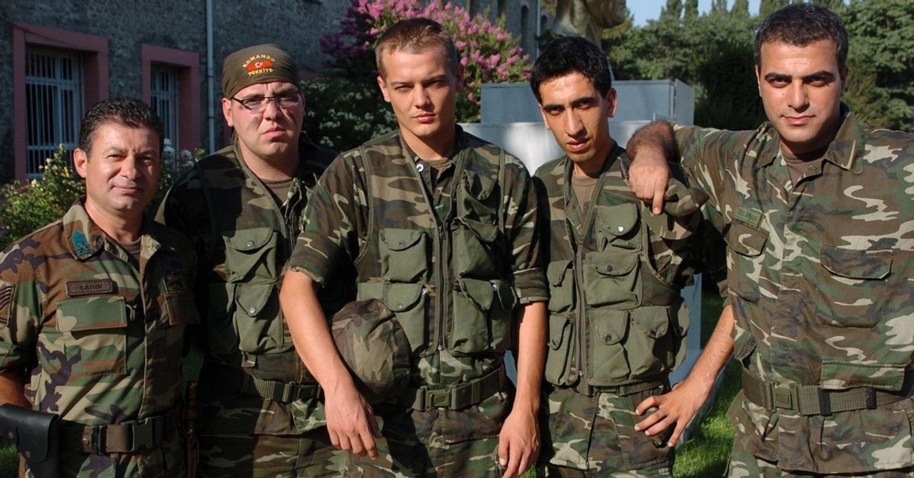 Arda Kural ailesi hakkında çarpıcı açıklamalarda bulundu Arda Kural ailesi hakkında çarpıcı açıklamalarda bulundu