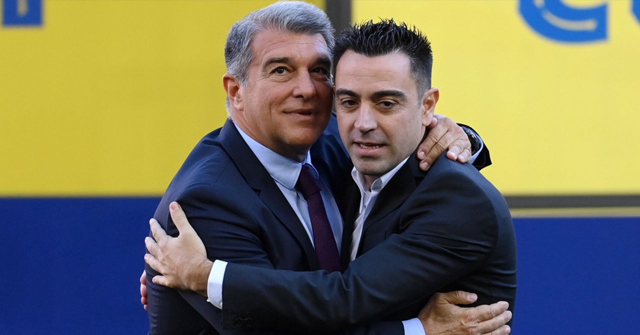 Barcelona Başkanı Laporta ve Xavi Barcelona Başkanı Laporta ve Xavi