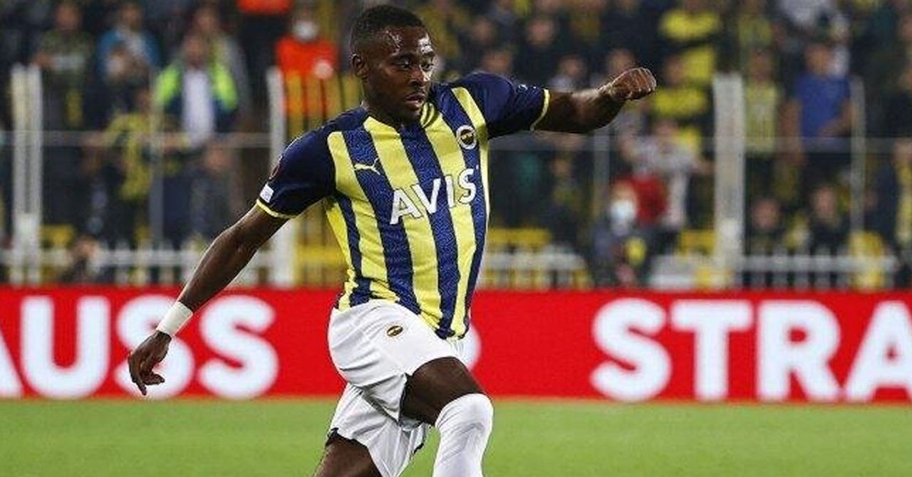 Futbolcu milli takımdan davet bekliyor Futbolcu milli takımdan davet bekliyor