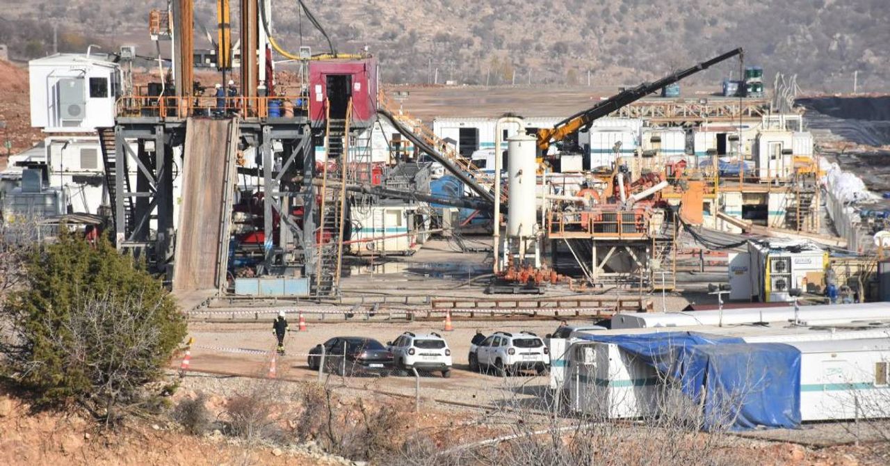 Gabar Dağı 5 Bin Varil Petrol Gabar Dağı 5 Bin Varil Petrol