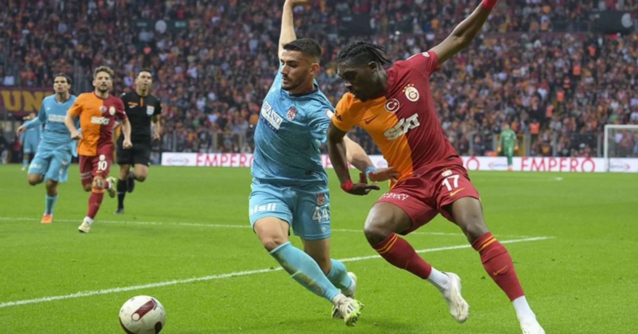 Galatasaray Sivasspor maçında tartışılan penaltı pozisyonu: Eski hakemler son noktayı koydu