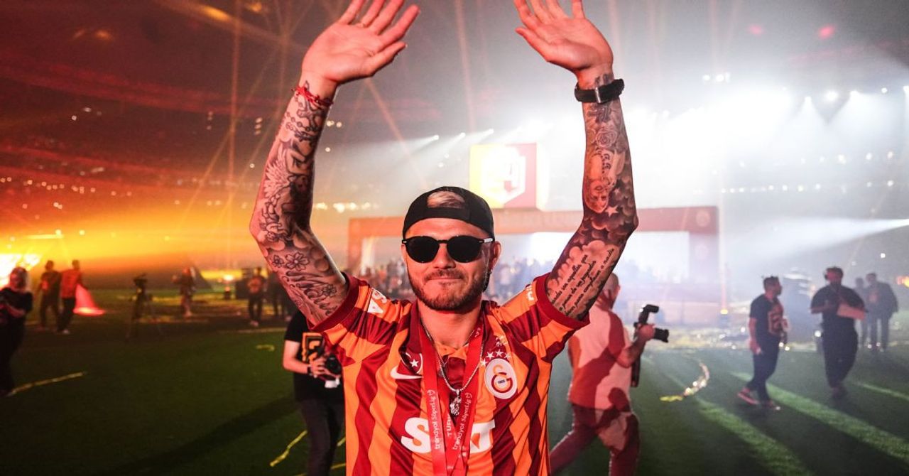 Galatasaray yönetiminden açıklama geldi: Mauro Icardi takımdan ayrılıyor mu? Galatasaray yönetiminden açıklama geldi: Mauro Icardi takımdan ayrılıyor mu?