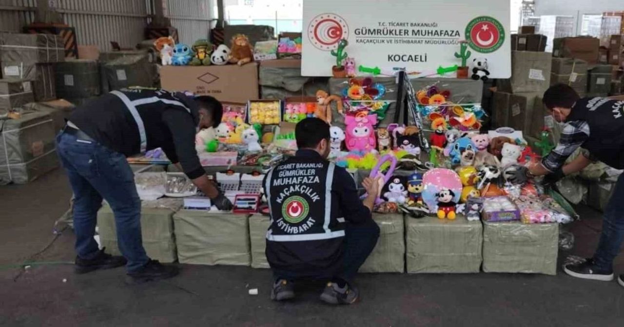 Gümrük muhafaza ekiplerinden Mersin’de dev operasyon: 1 milyar liralık kaçakçılık girişimi engellendi Gümrük muhafaza ekiplerinden Mersin’de dev operasyon: 1 milyar liralık kaçakçılık girişimi engellendi