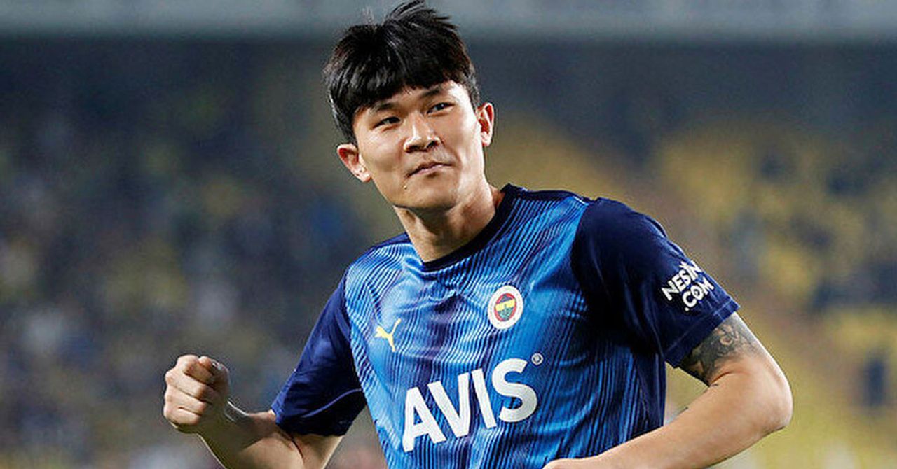 Güney Koreli futbolcu asker hazırlıklarına başladı. Güney Koreli futbolcu asker hazırlıklarına başladı.