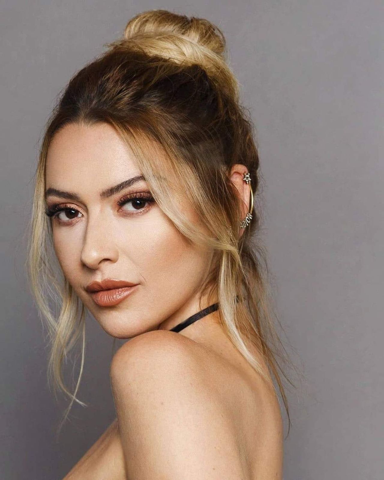 hadise hadise