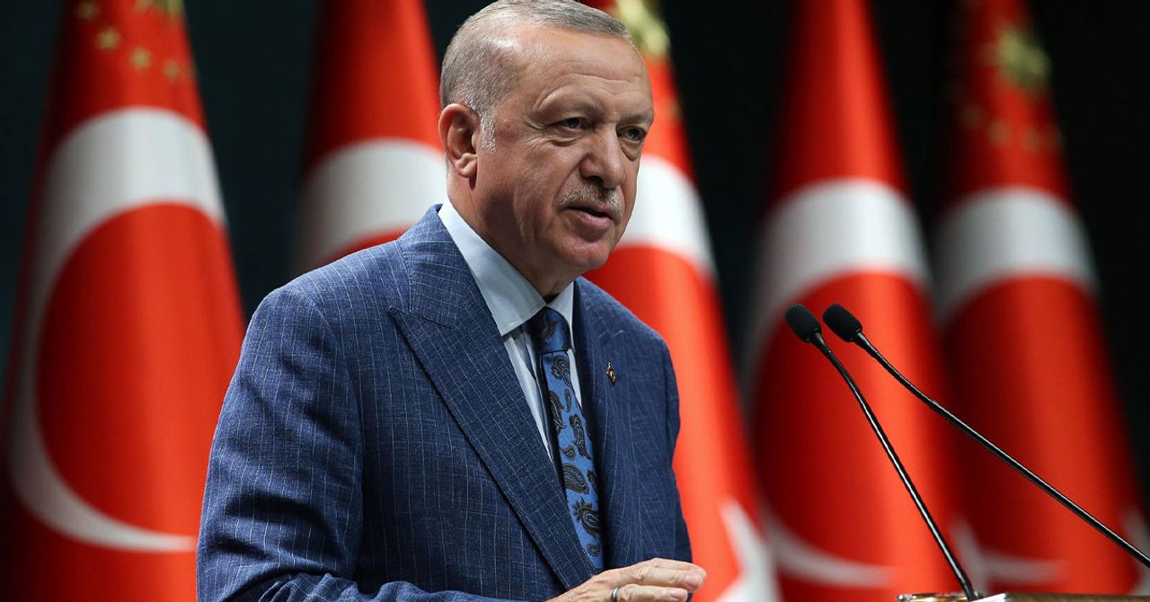 Hamas yöneticilerinden Sami Ebu Zuhri, Hamas ile Türkiye arasındaki ilişkileri ‘‘seçkin’’ olarak nitelendirdi ayrıca Türkiye’nin hem diplomatik hem insani yardım konusunda Gazze’ye verdiği destekten övgüyle bahsetti. Hamas yöneticilerinden Sami Ebu Zuhri, Hamas ile Türkiye arasındaki ilişkileri ‘‘seçkin’’ olarak nitelendirdi ayrıca Türkiye’nin hem diplomatik hem insani yardım konusunda Gazze’ye verdiği destekten övgüyle bahsetti.