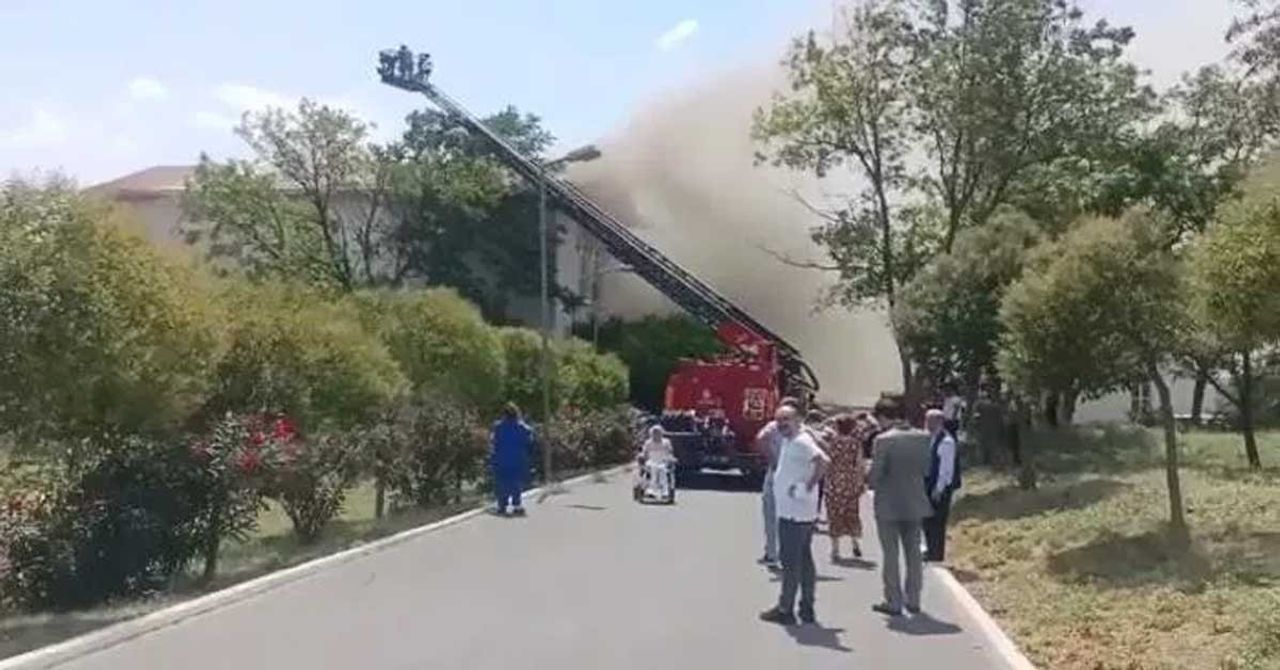 Hastalar kucakta çıkartılıyor Hastalar kucakta çıkartılıyor