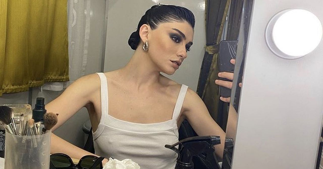Hazar Ergüçlü sütyensiz fotoğrafları Hazar Ergüçlü sütyensiz fotoğrafları