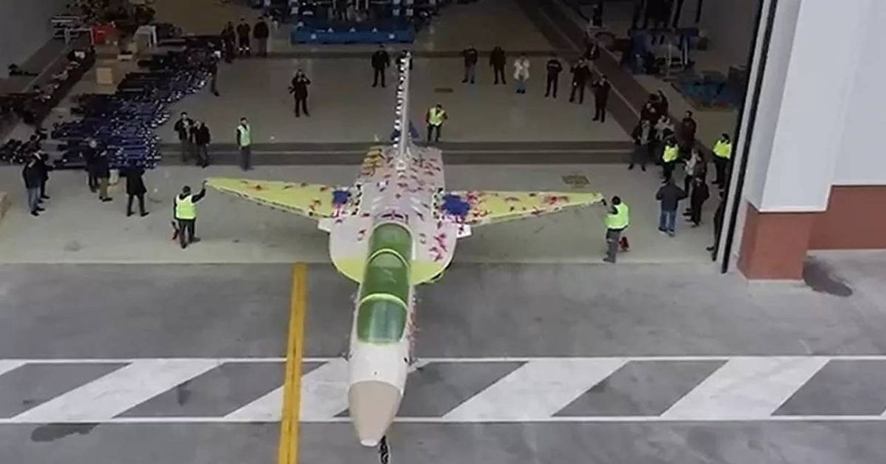Hürjet Hangardan Çıkış Hürjet Hangardan Çıkış