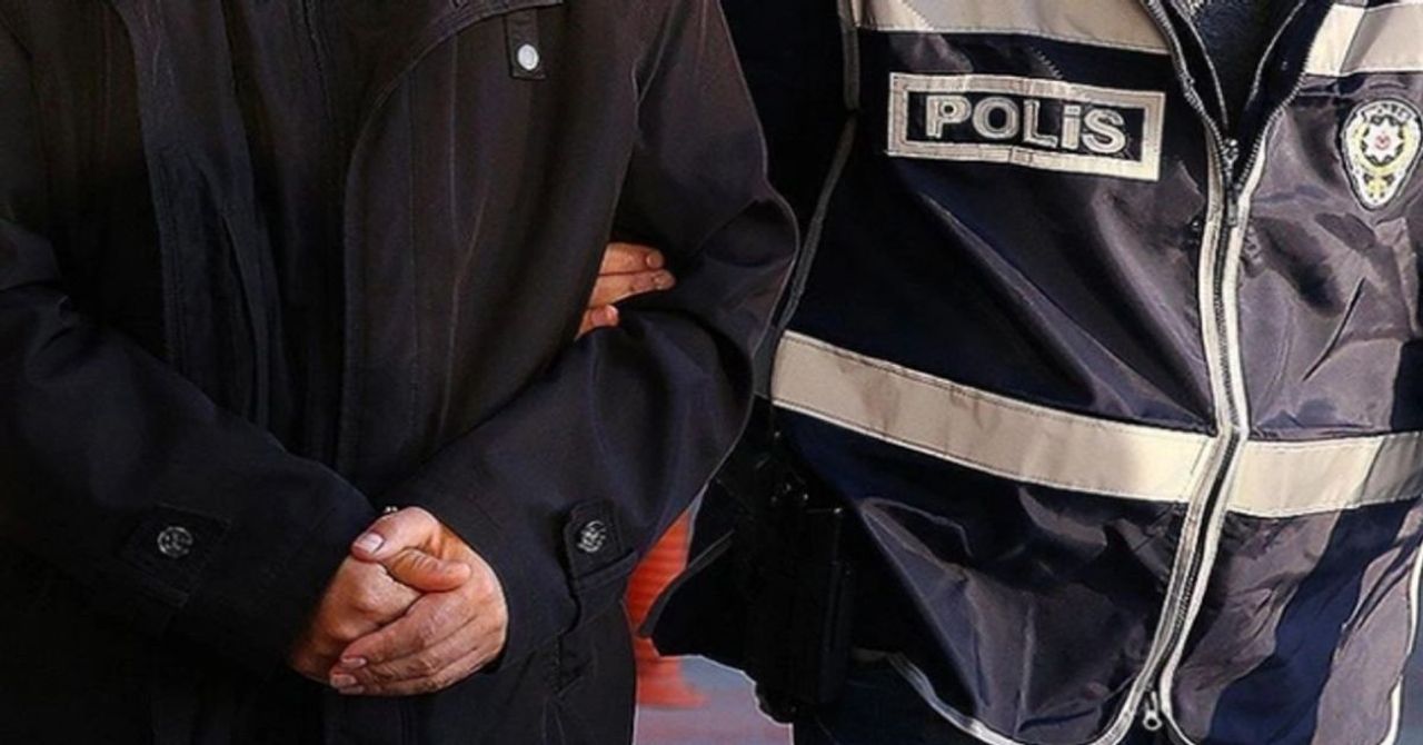 İçişleri Bakanlığı’ndan nefes kesen operasyon: 14 ilde 107 kişi gözaltına alındı İçişleri Bakanlığı’ndan nefes kesen operasyon: 14 ilde 107 kişi gözaltına alındı