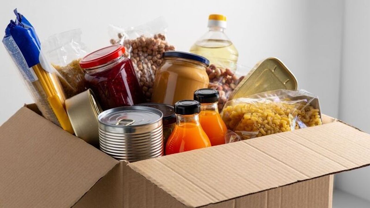 İki büyük markette ramazan kolileri indirimde İki büyük markette ramazan kolileri indirimde