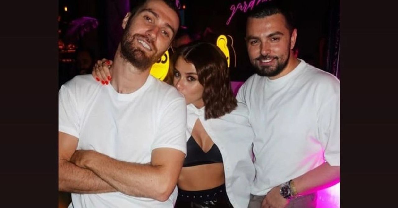 İlayda Alişan sevgilisinin davetine damga vurdu: Mini etek ve sütyen kombinine bir bakan bir daha baktı İlayda Alişan sevgilisinin davetine damga vurdu: Mini etek ve sütyen kombinine bir bakan bir daha baktı