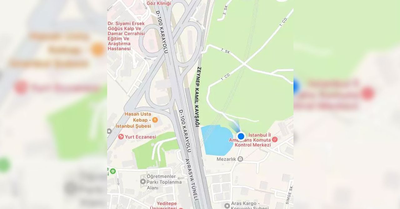 İnşaat çukurunda su birikintisi İnşaat çukurunda su birikintisi
