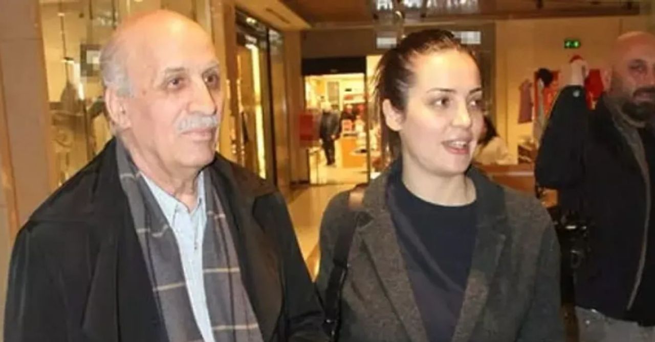 İrem Sak acı haberle yıkıldı: Hekim babası hayatını kaybetti İrem Sak acı haberle yıkıldı: Hekim babası hayatını kaybetti