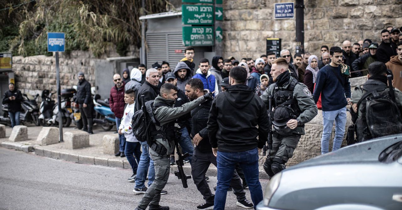 İsrail filistinlilere 19 haftadır mescidi aksada namaz kıldırmıyor İsrail filistinlilere 19 haftadır mescidi aksada namaz kıldırmıyor