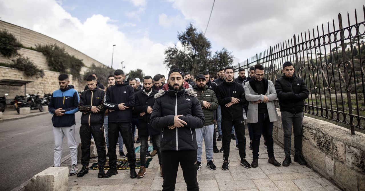 İsrail filistinlilere 19 haftadır mescidi aksada namaz kıldırmıyor İsrail filistinlilere 19 haftadır mescidi aksada namaz kıldırmıyor