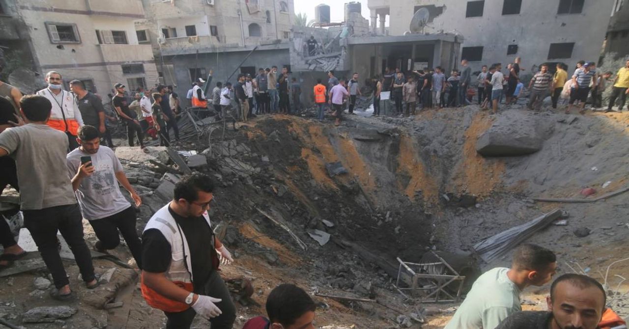 İsrail Mülteci Kampını Bombaladı İsrail Mülteci Kampını Bombaladı