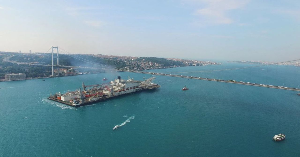 İstanbul Boğazı’nda 19 Mayıs hareketliliği: Yat yarışları sebebiyle gemi trafiği askıya alındı
