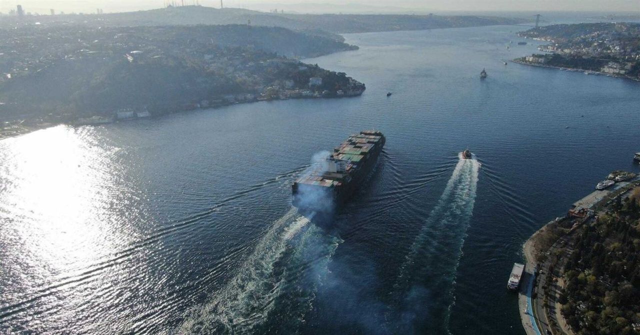 İstanbul Boğazı’nda hareketlilik: Gemi trafiği çift yönlü kapatıldı İstanbul Boğazı’nda hareketlilik: Gemi trafiği çift yönlü kapatıldı