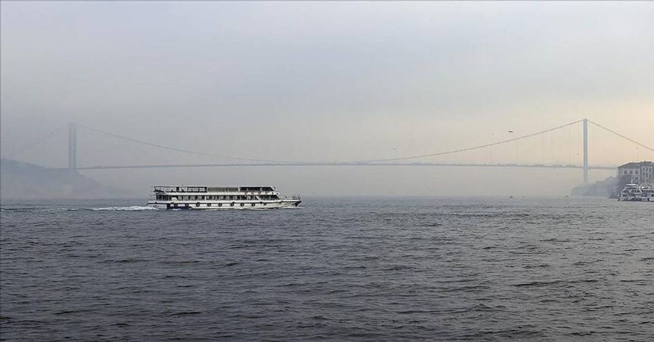İstanbul Boğazı’nda sis hareketliliği: Çift yönlü gemi trafiği askıya alındı İstanbul Boğazı’nda sis hareketliliği: Çift yönlü gemi trafiği askıya alındı