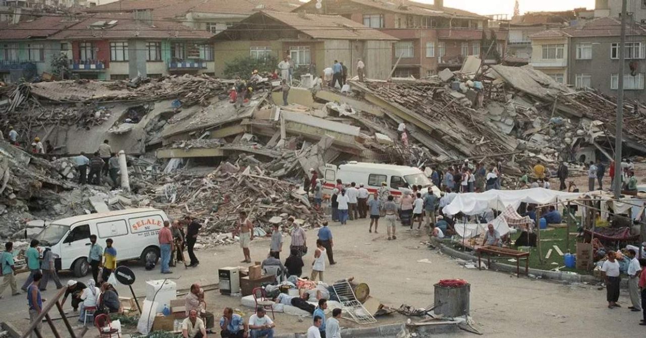 İstanbul Depremi İstanbul Depremi