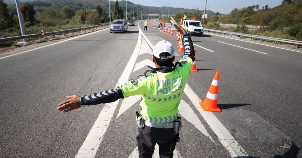 İstanbul Emniyeti duyurdu: Üsküdar ve Şişli’de bazı yollar kapatılacak İstanbul Emniyeti duyurdu: Üsküdar ve Şişli’de bazı yollar kapatılacak