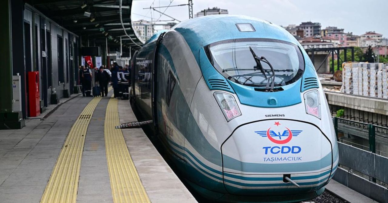 İstanbul-Sivas YHT Hattı yoğun çalışıyor: 1 ayda 55 bin yolcu kullandı İstanbul-Sivas YHT Hattı yoğun çalışıyor: 1 ayda 55 bin yolcu kullandı