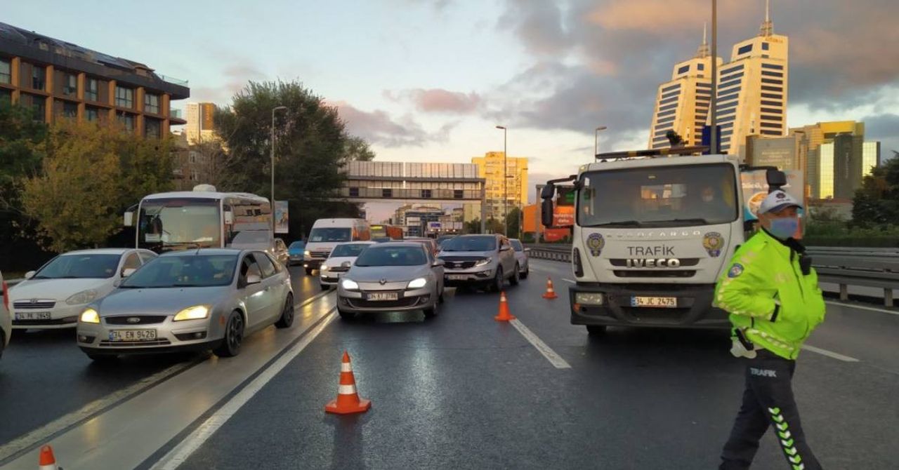 İstanbul Trafiğe Kapalı Yolalr