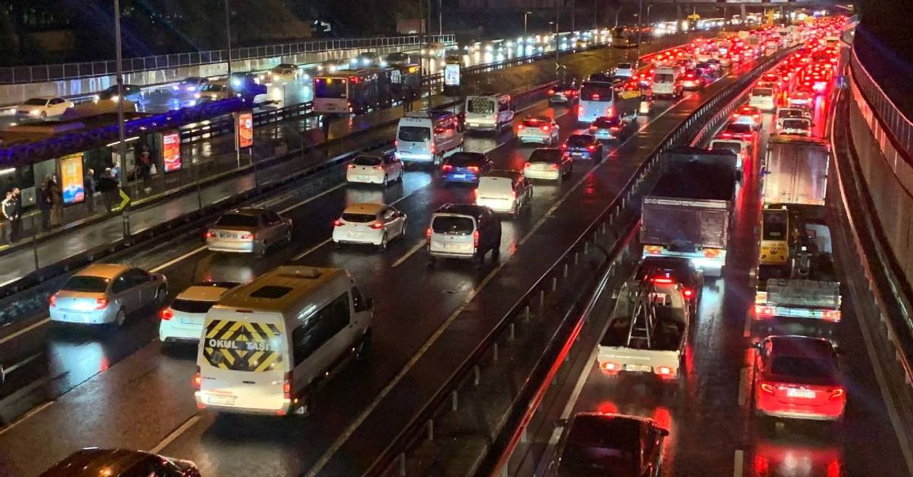 İstanbul Trafik Yoğunluğu İstanbul Trafik Yoğunluğu