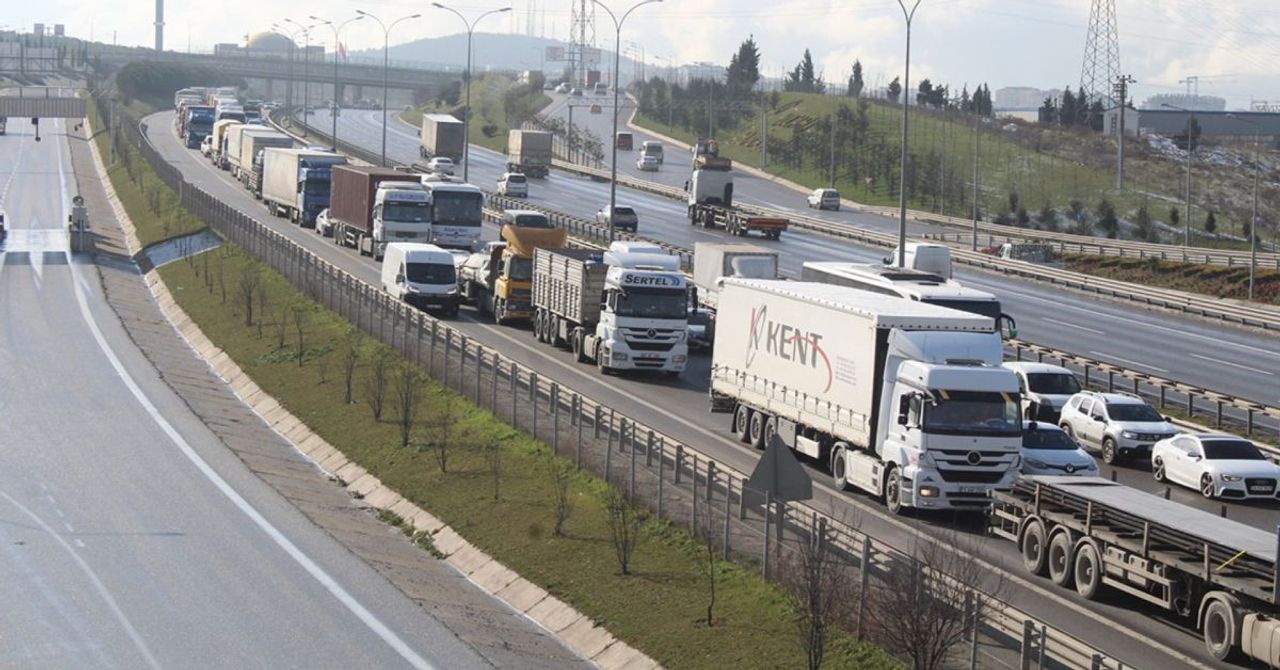 İstanbul Valiliği açıkladı: Trafiğe bayram düzenlemesi İstanbul Valiliği açıkladı: Trafiğe bayram düzenlemesi