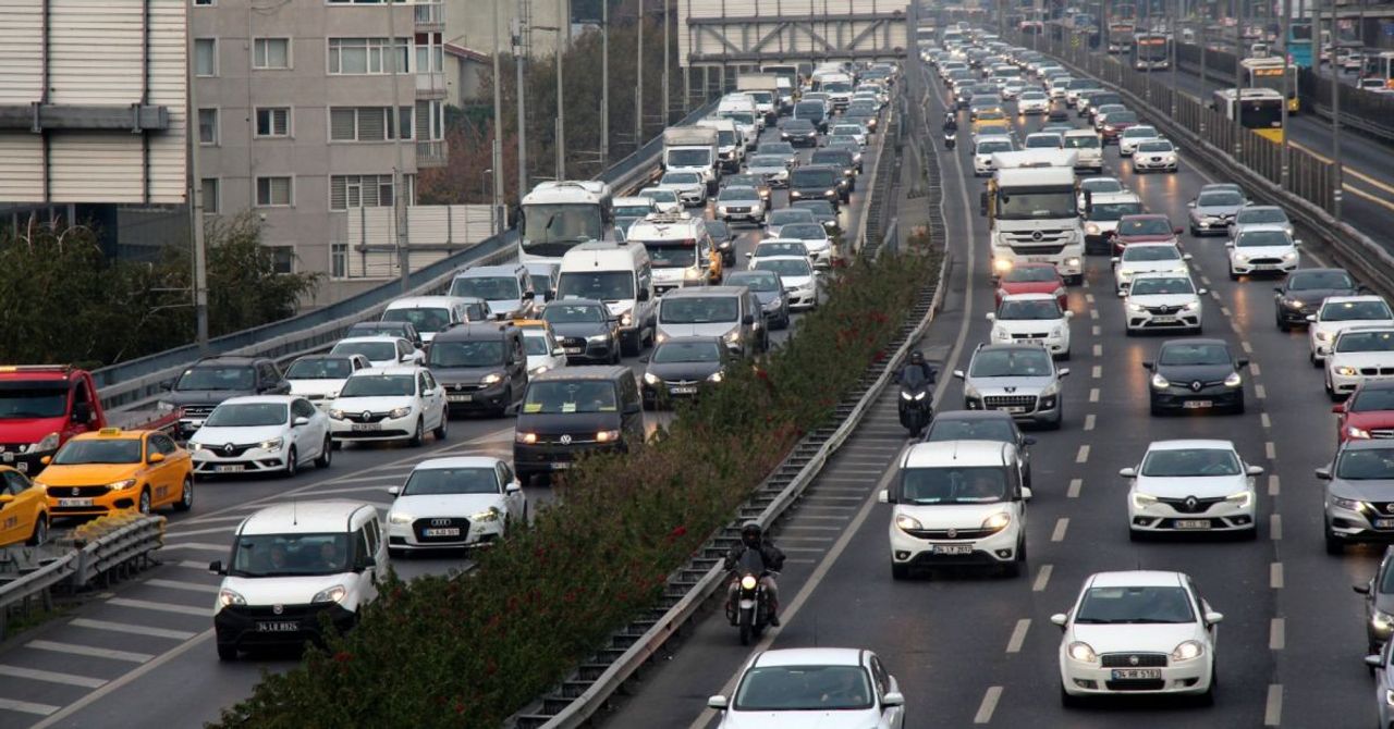 İstanbul Valiliği duyurdu: Bazı yollar trafiğe kapatılacak İstanbul Valiliği duyurdu: Bazı yollar trafiğe kapatılacak