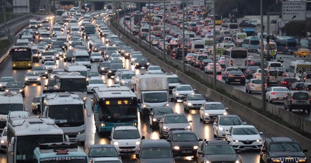 İstanbul ve Ankara bayram tedbirleri: Ağır tonajlı araçlara giriş yasağı konuldu İstanbul ve Ankara bayram tedbirleri: Ağır tonajlı araçlara giriş yasağı konuldu