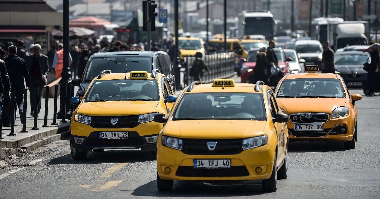 İstanbul’da yeni taksi sistemi: 2500 araç yollara çıkıyor İstanbul’da yeni taksi sistemi: 2500 araç yollara çıkıyor