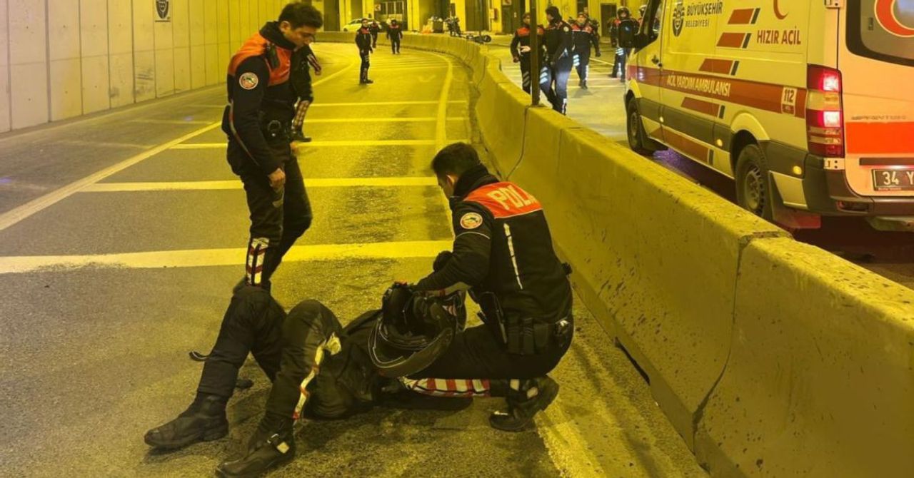 İstanbul’da yürek yakan kaza: 1 polis şehit oldu, 1 polis yaralandı İstanbul’da yürek yakan kaza: 1 polis şehit oldu, 1 polis yaralandı