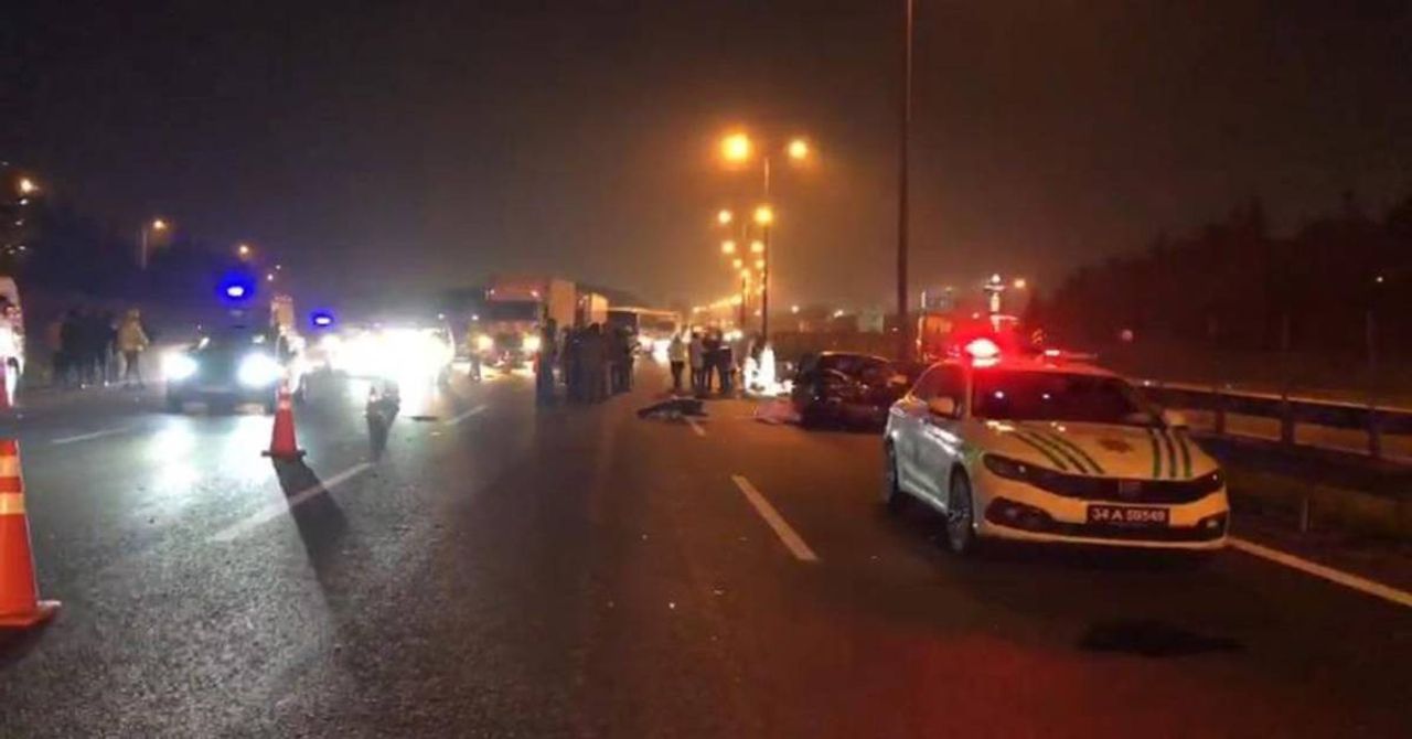 İstanbul’da yürek yakan kaza: Otomobil yayalara çarptı can pazarı yaşandı! 5 ölü var İstanbul’da yürek yakan kaza: Otomobil yayalara çarptı can pazarı yaşandı! 5 ölü var