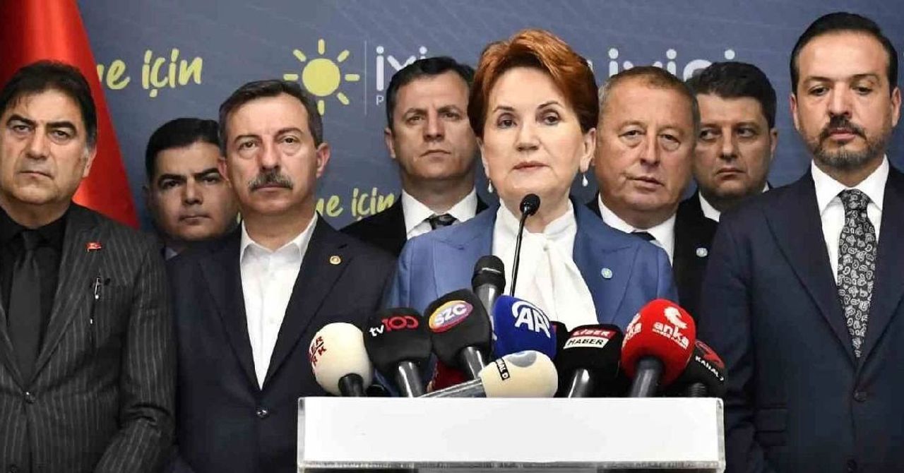 İYİ Parti 27 Nisan’da seçimli olağanüstü kongreye gideceği öğrenildi. İYİ Parti 27 Nisan’da seçimli olağanüstü kongreye gideceği öğrenildi.